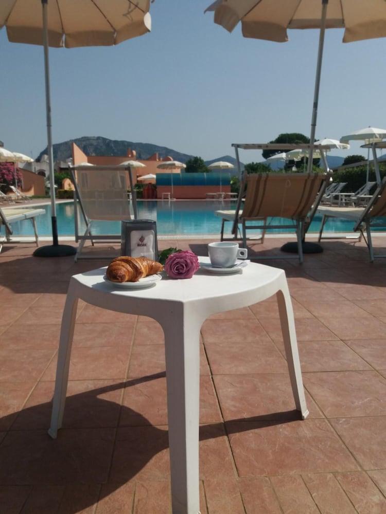Hotel Ristorante Al Canto Delle Sirene Terracina Exterior foto
